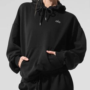 Alo Accolade Sweatpants + Sweatshirt Set in Black